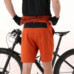 Bermuda con pantaloncino interno staccabile con fondello bike