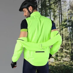 Giacca antivento con maniche staccabili da uomo