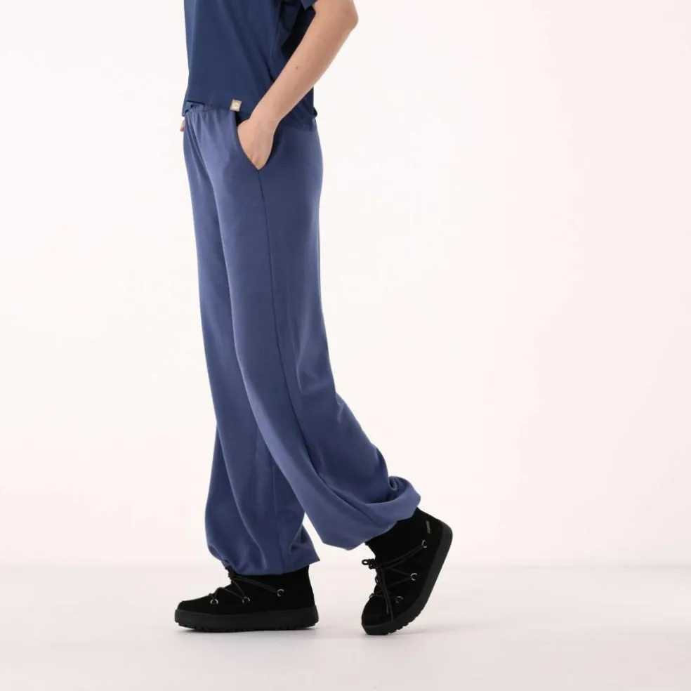 Pantaloni lunghi da donna a gamba larga con finitura in modal satinato