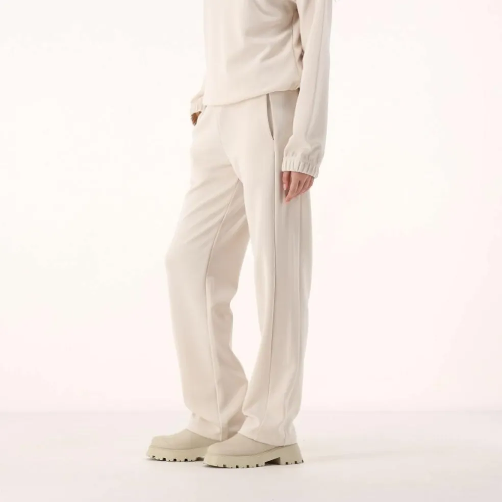 Pantaloni lunghi da donna dalla vestibilità regolare con finitura in modal satinato